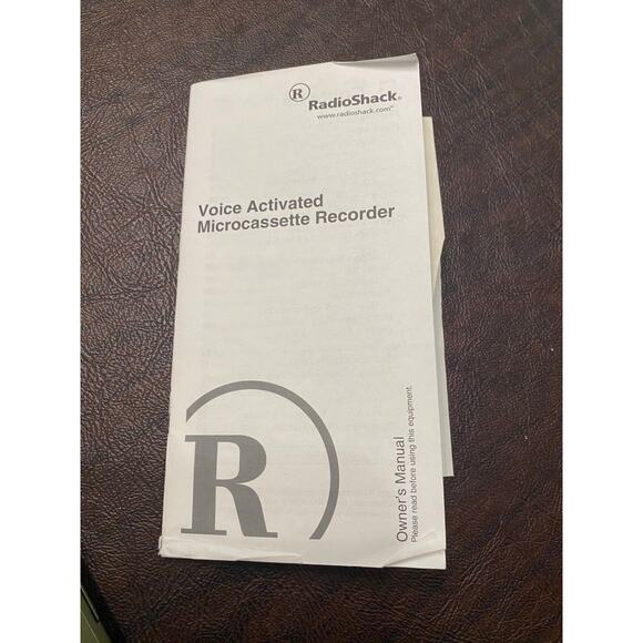 RadioShack Micro-45 Voice-Activated Micro Cassette Recorder with Box and‎ Manual - Picture 4 of 5